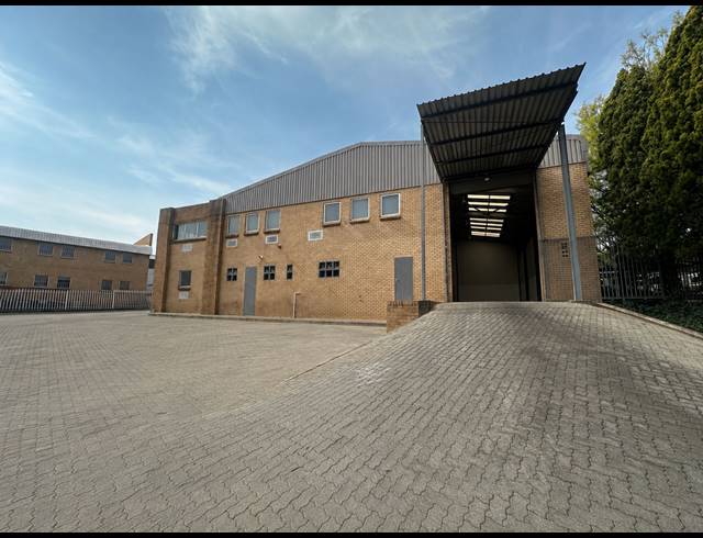 615M² WAREHOUSE TO LET IN KYALAMI